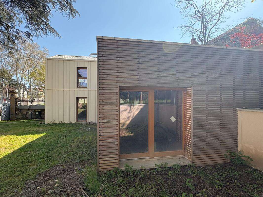 RARE Maison d'Architecte Neuve de 138 m² dans un Secteur Prisé et Très Rare à la Vente - photo 5