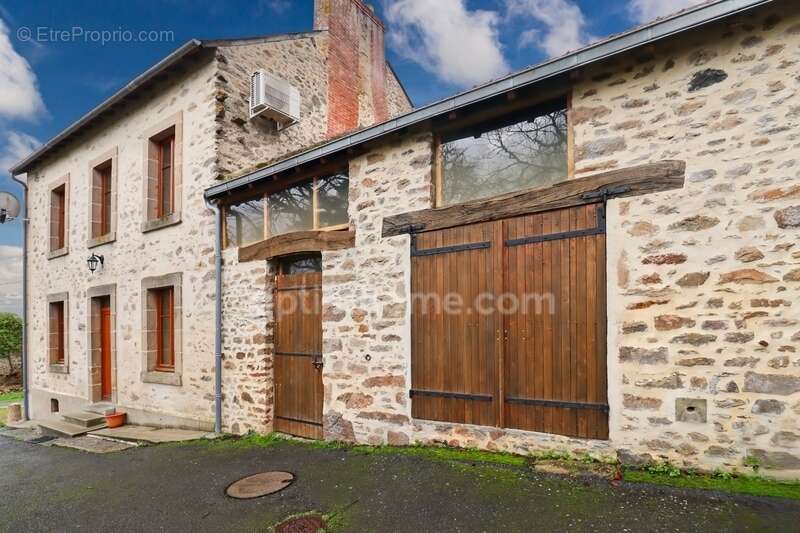 Maison à ARNAC-LA-POSTE