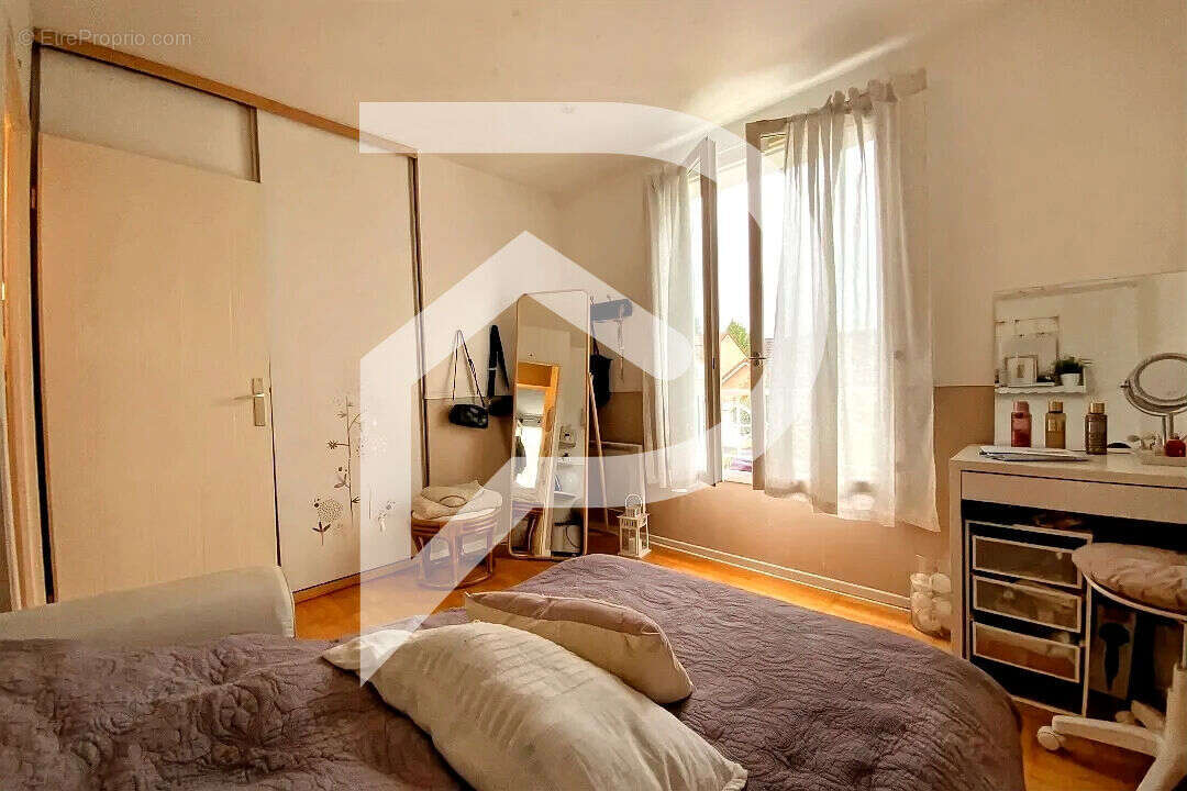 Maison à OZOIR-LA-FERRIERE