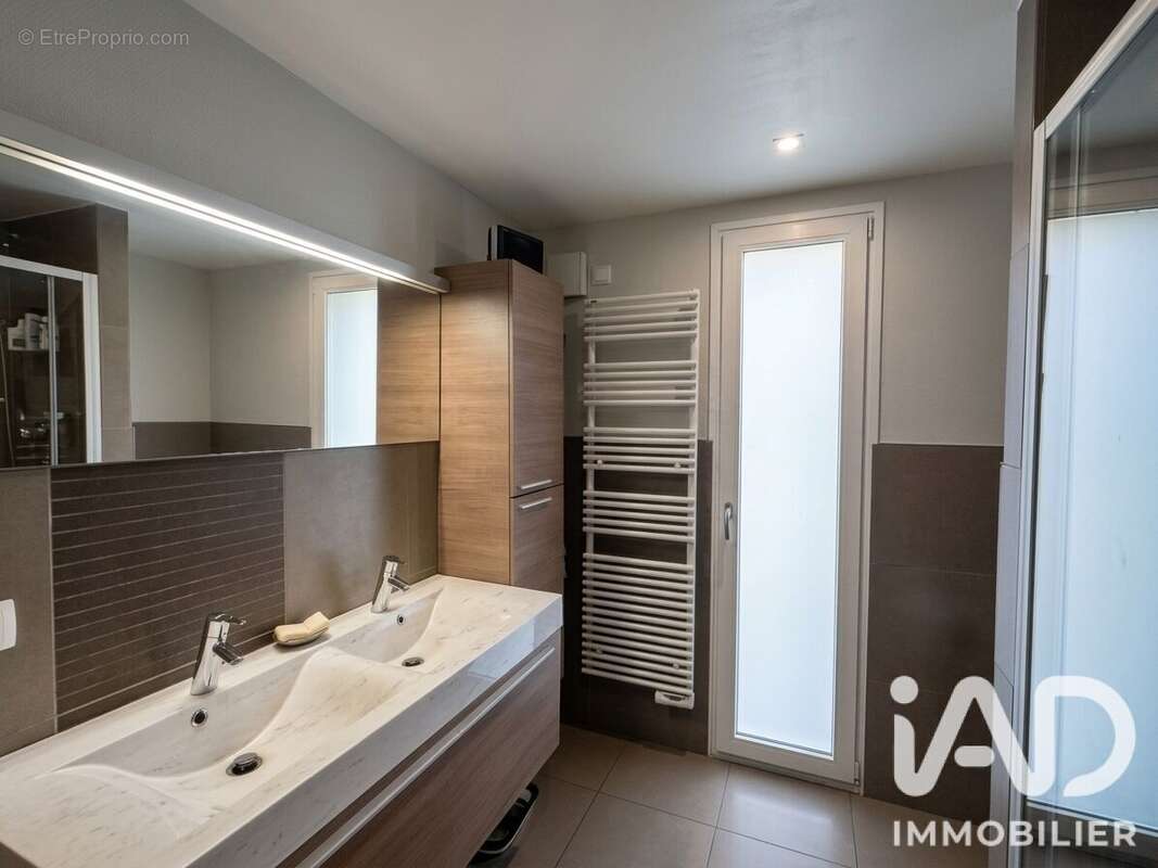 Maison 199 m² à La Bassee  - photo 6