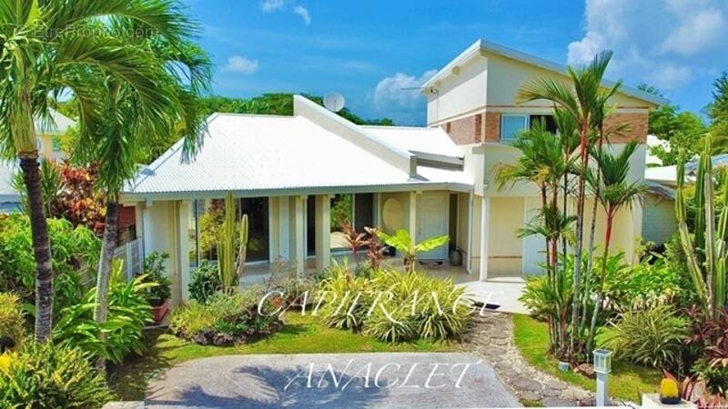 Maison à LES TROIS-ILETS