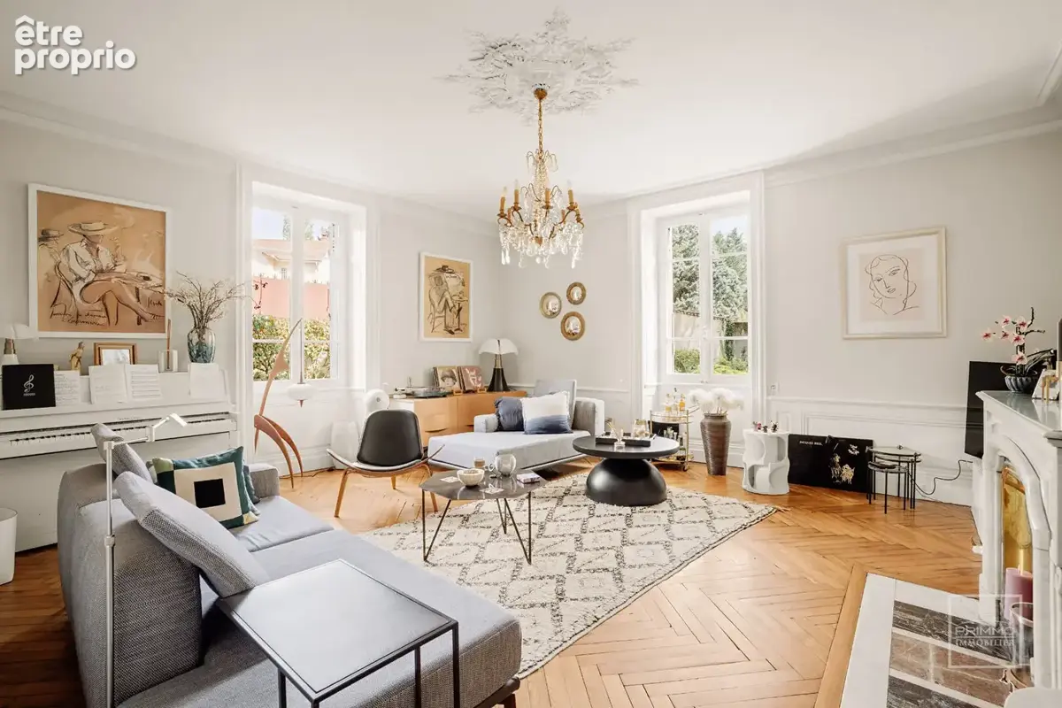 Neuville sur saone - 137m² de charme, jardin 1385m² & parking - photo 4