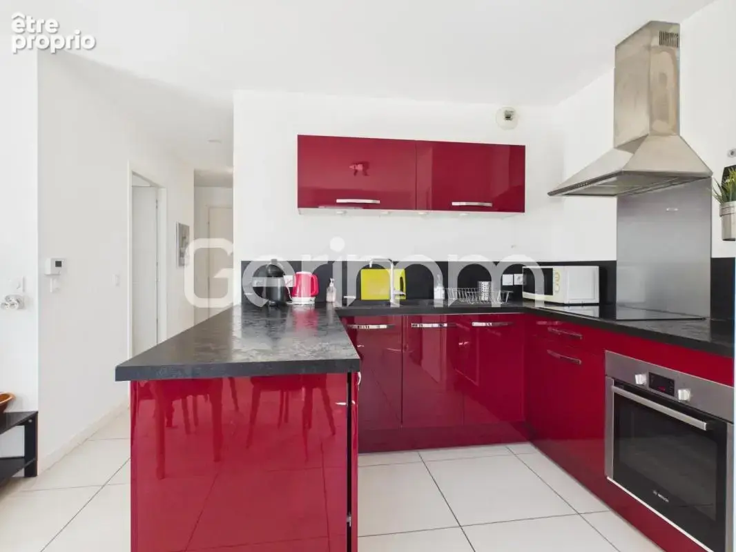 Vente - Appartement - 3 pièces + cuisine - 65 m² - 250 000 € - - photo 4