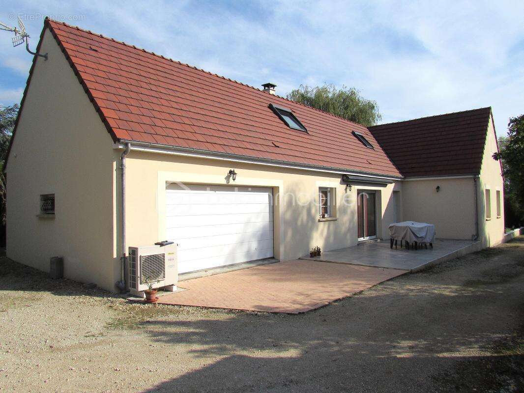 Maison à DONNERY