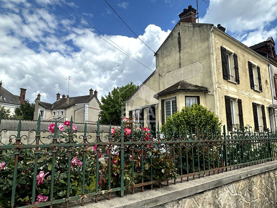 Maison à MONTEREAU-FAULT-YONNE