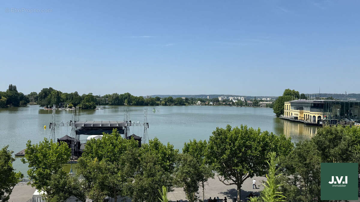 Appartement à ENGHIEN-LES-BAINS