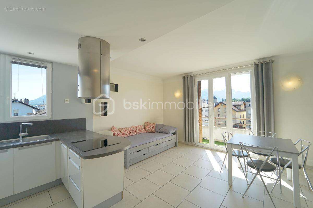 T2 lumineux en hyper-centre avec vue montagnes et balcon - photo 5