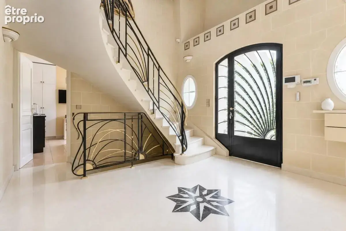 Maison de 7 pièces de 250 m² à Saint-Gratien - photo 7