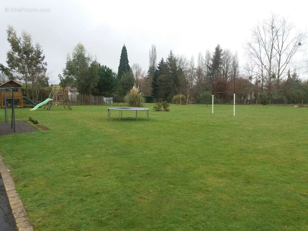 Maison à SAINT-JUNIEN