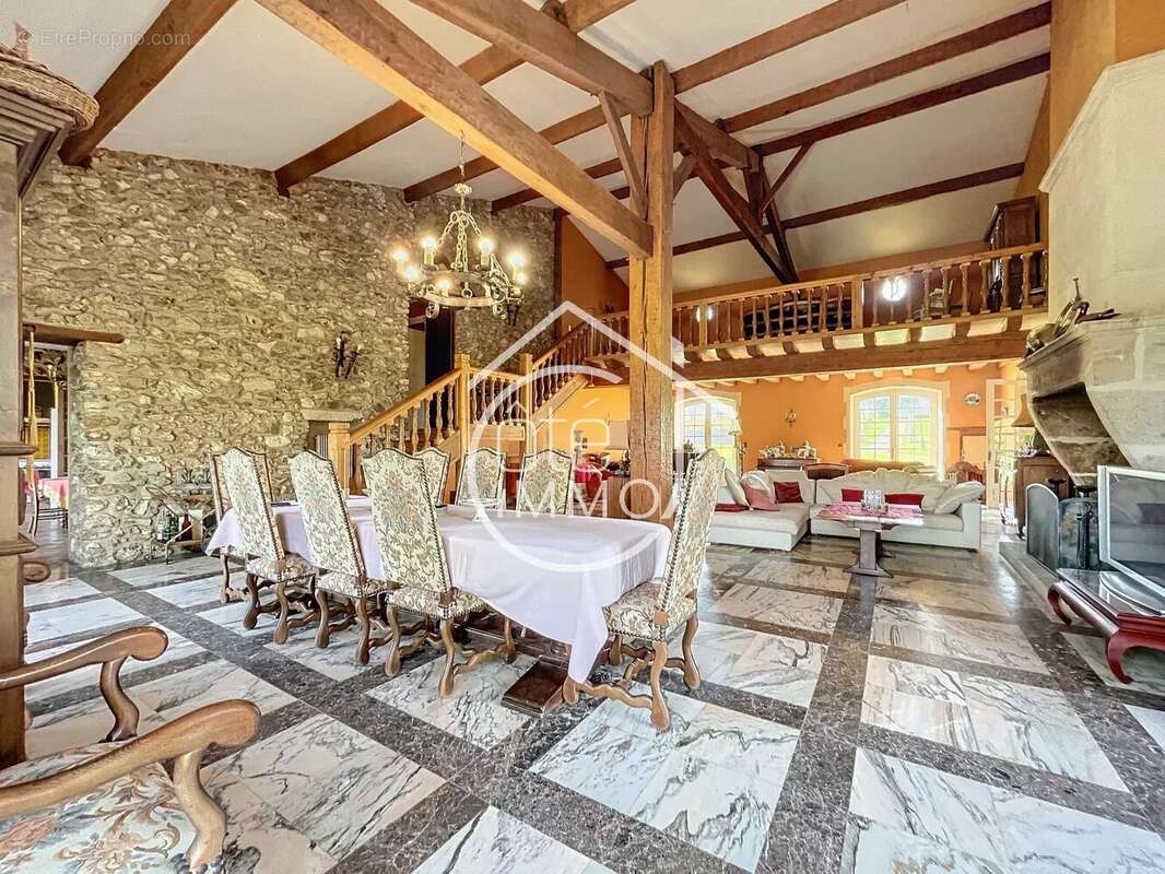 Maison à SAINT-EMILION