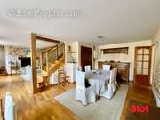 Maison à SAINT-UNIAC