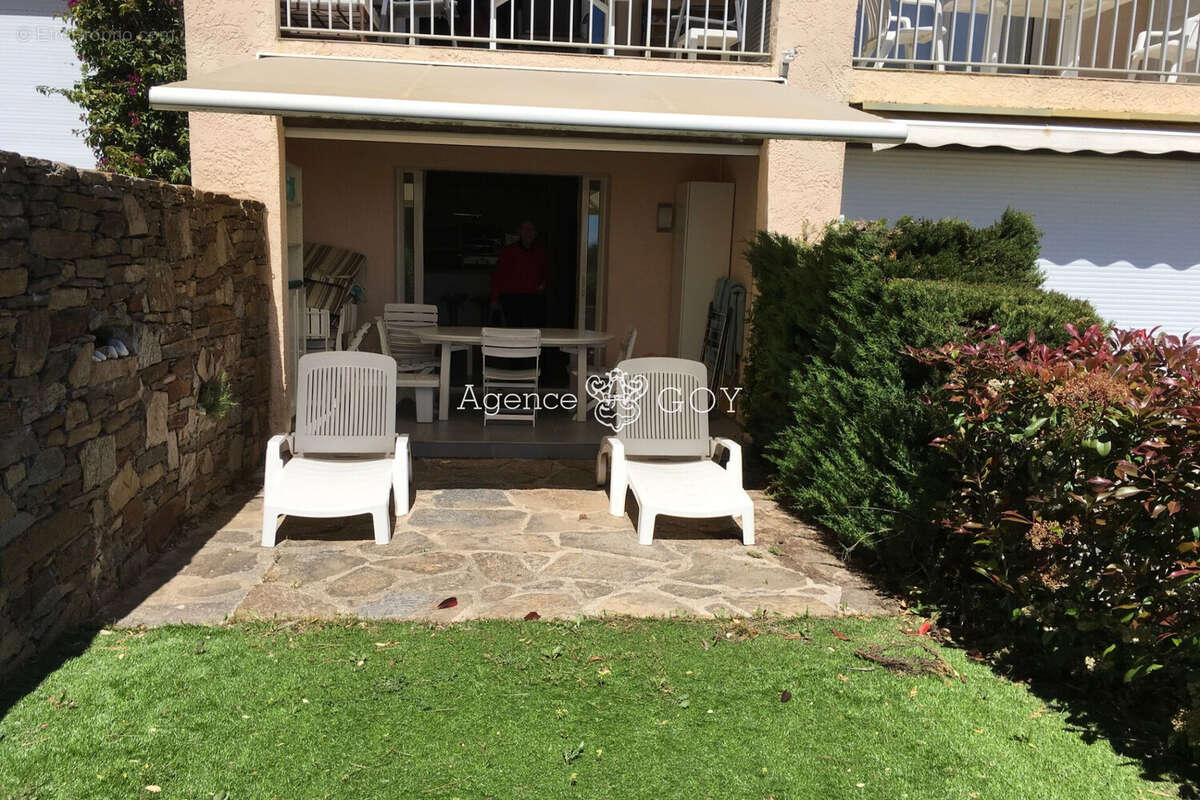 Appartement 46 m² à Le Lavandou  - photo 2