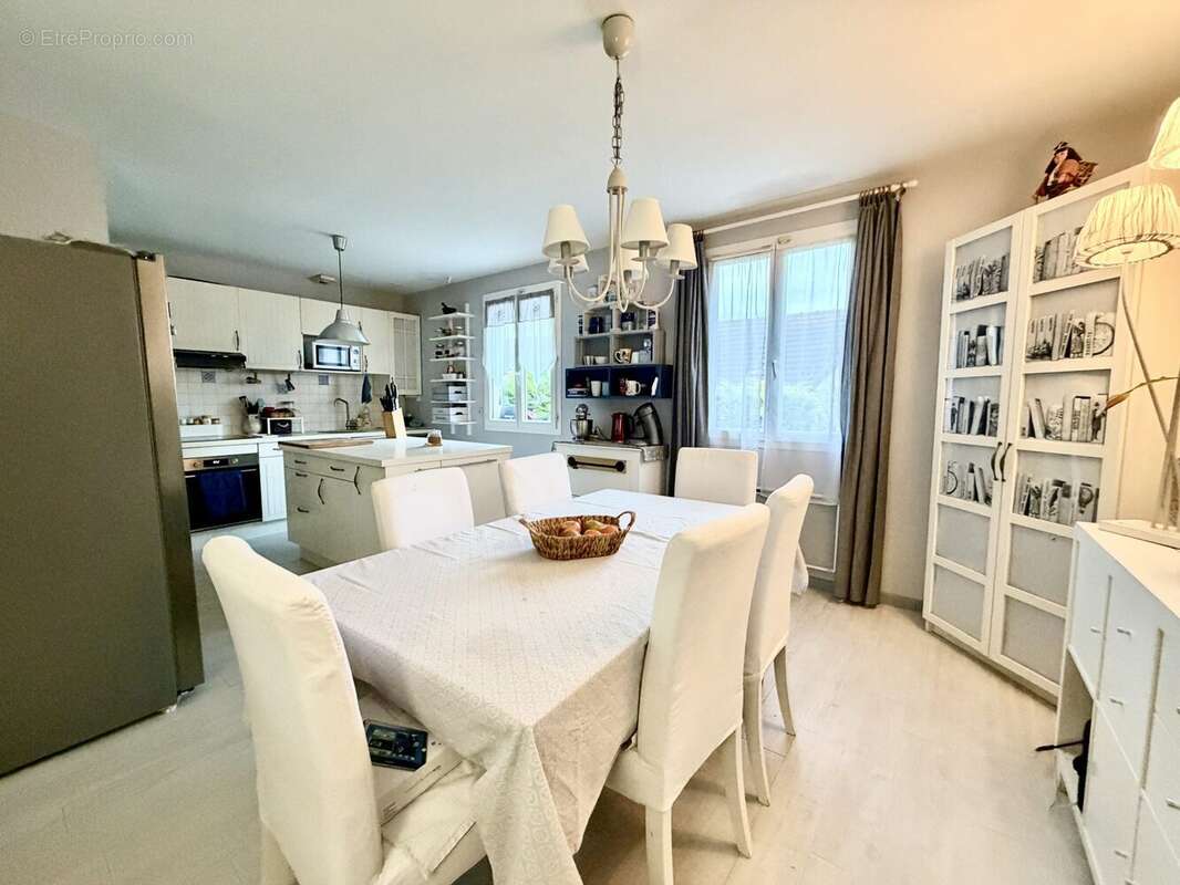 Maison à MARLY-LA-VILLE