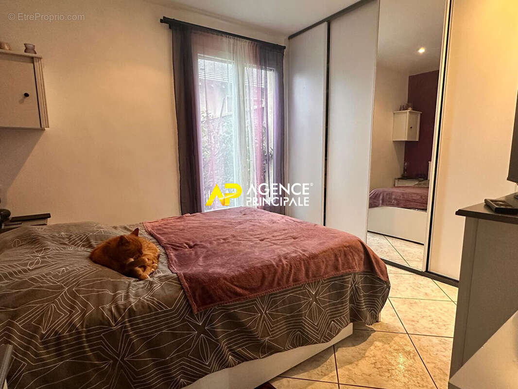 Appartement à SARTROUVILLE