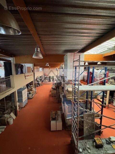 Entrepôt bureaux de 1000 m² à vendre à Santeny - photo 2