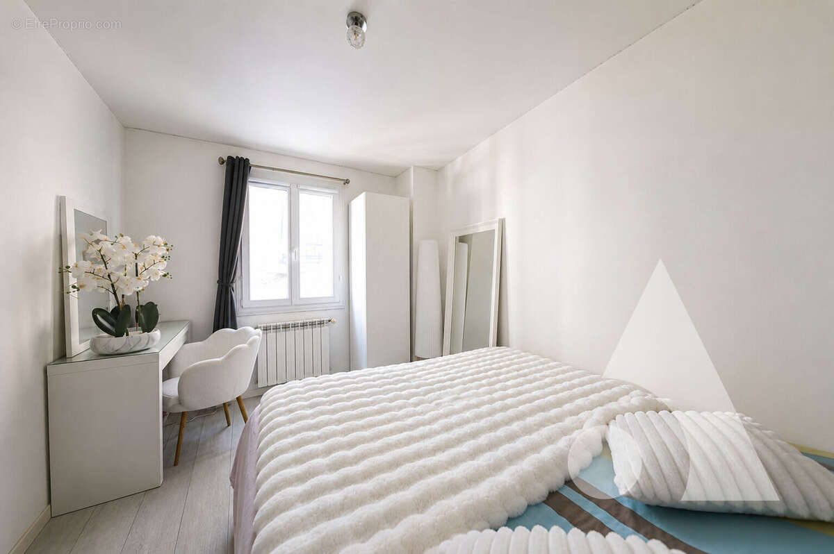Maison de ville en plein centre - avec véranda et cour. - photo 8