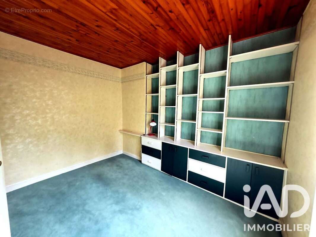 Maison 115 m² à Saint-Pierre-Roche  - photo 8