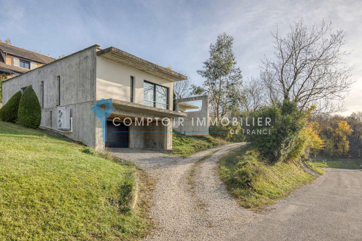 Maison à COUBLEVIE