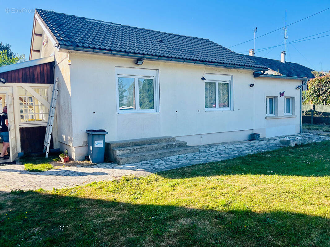 Maison à GUERCHY