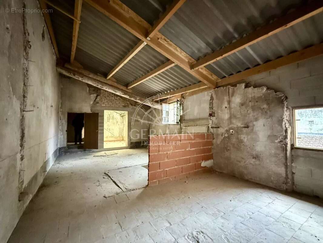 Appartement à L'ISLE-SUR-LA-SORGUE