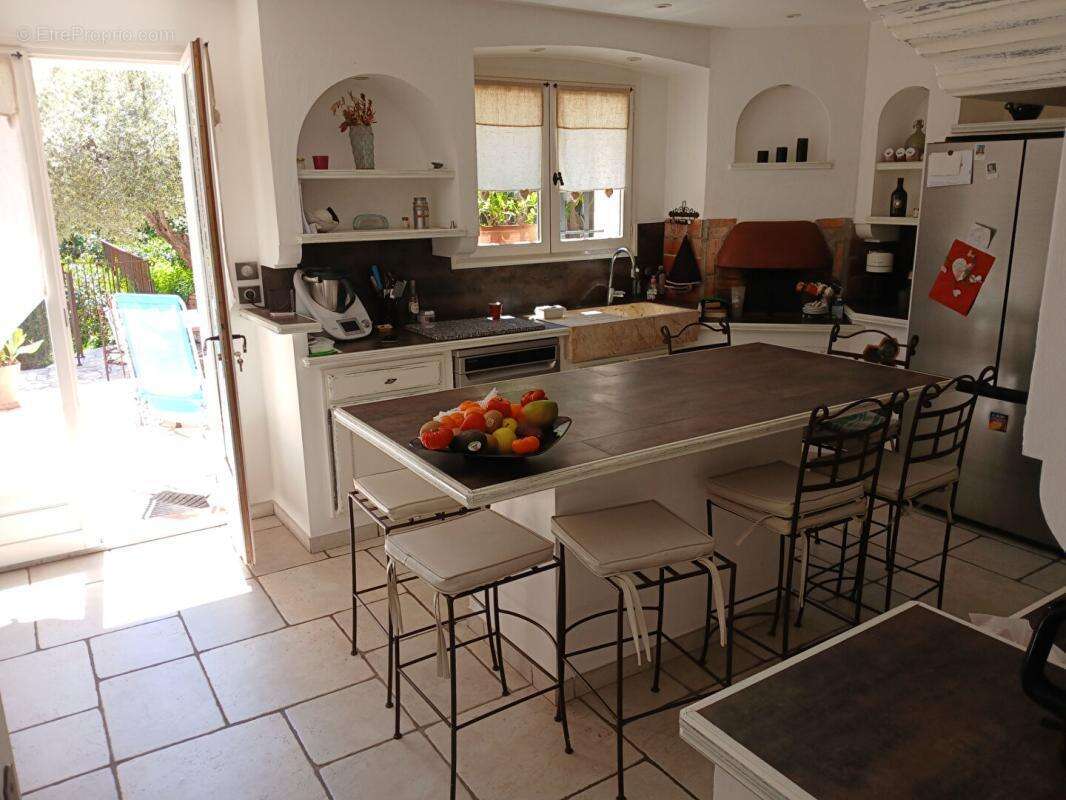 Maison à SOLLIES-TOUCAS