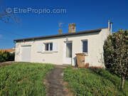 Maison à LES NOUILLERS