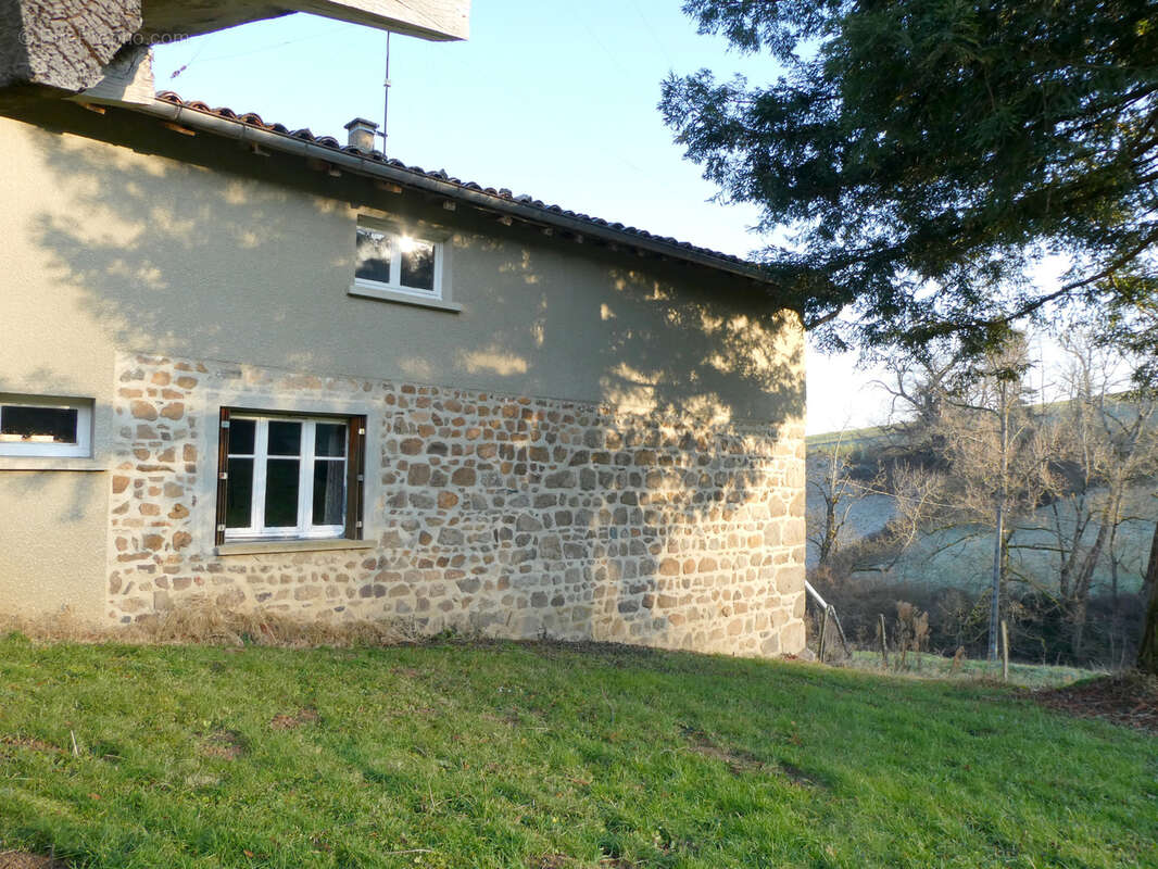Maison à SAINT-LAURENT-DE-CHAMOUSSET