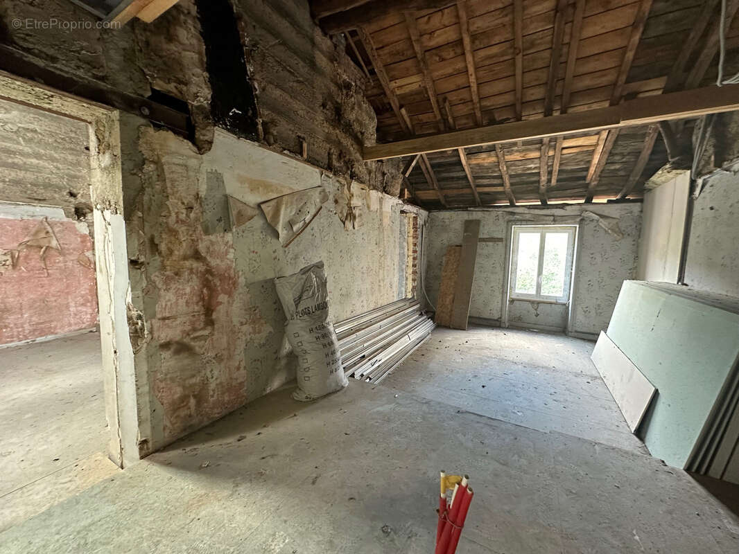 Appartement à RENAISON