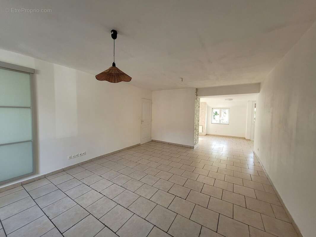 Maison 95 m² à Avesnes-Sur-Helpe  - photo 3