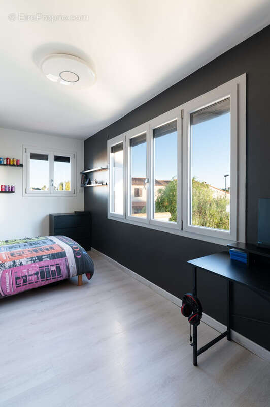 Maison à SAINT-LAURENT-DE-LA-SALANQUE