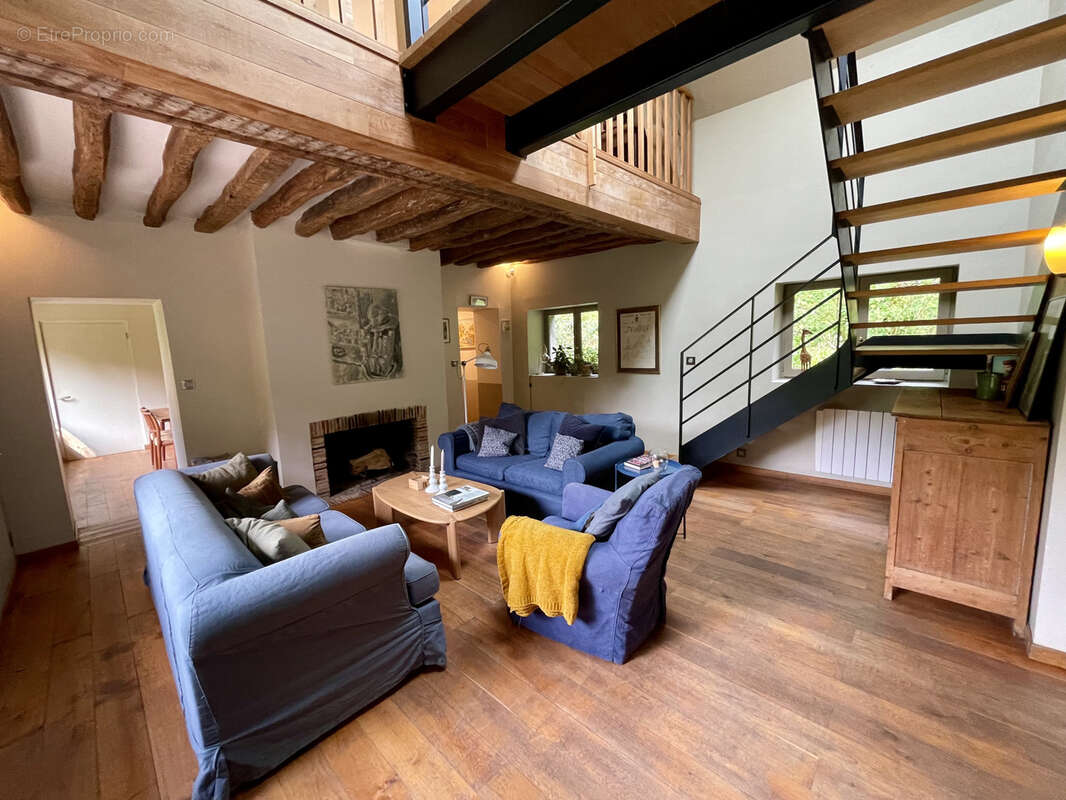 Maison à LES MESNULS