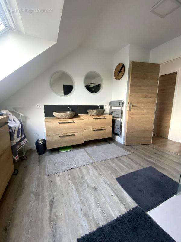 Maison à COURTILLERS