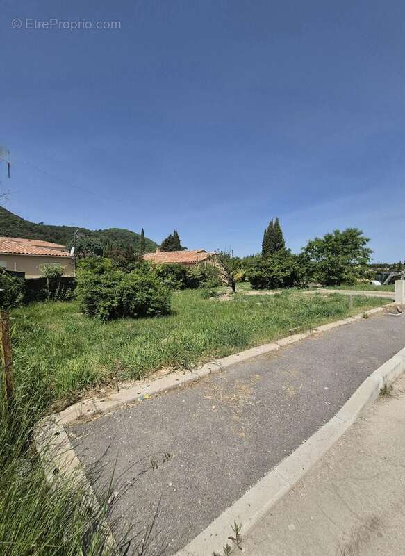 Terrain à SAINT-SAVOURNIN