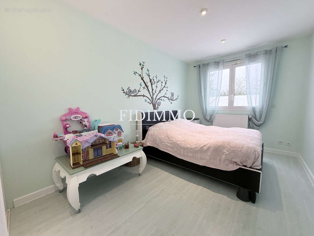 Appartement à CHENNEVIERES-SUR-MARNE