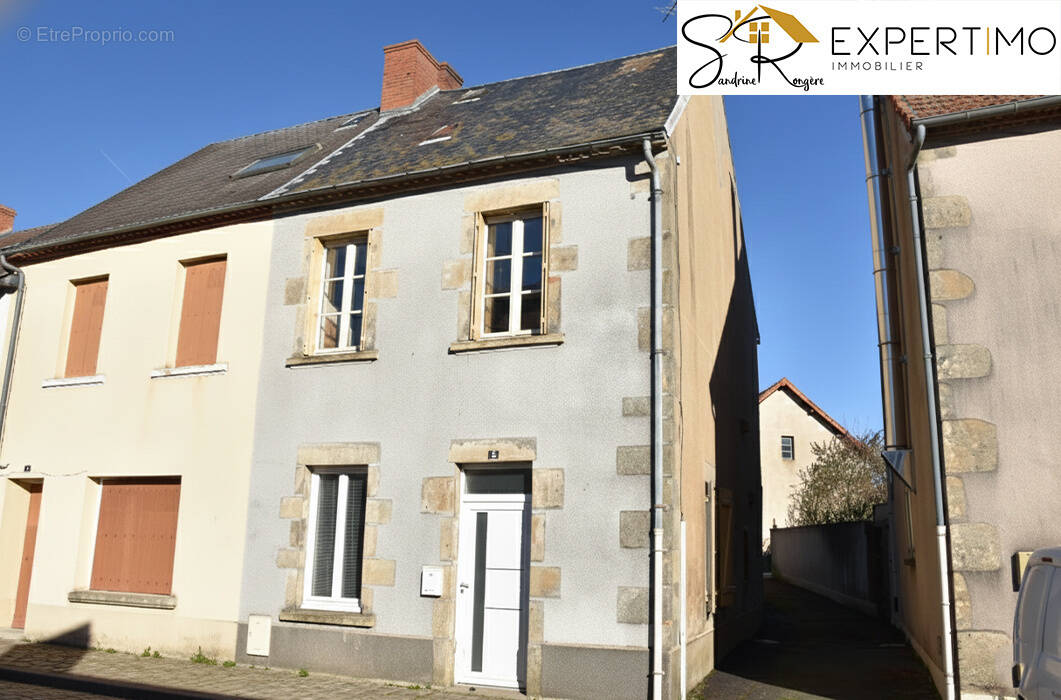 Maison à SAINT-GERVAIS-D'AUVERGNE