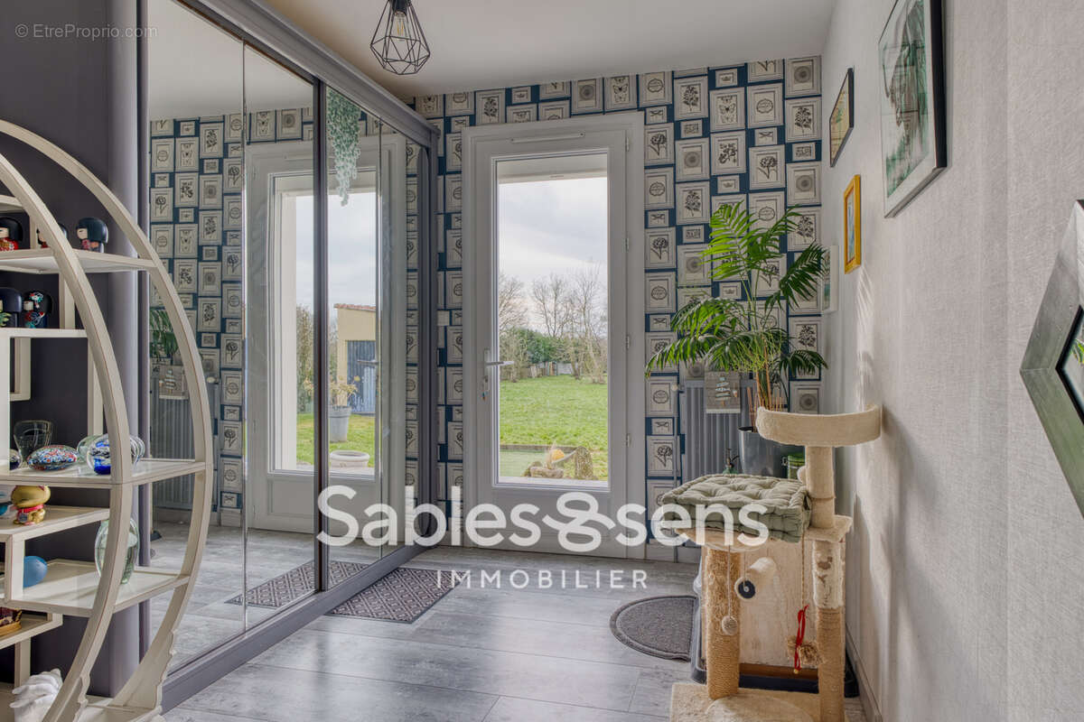 Maison à BEAULIEU-SOUS-LA-ROCHE