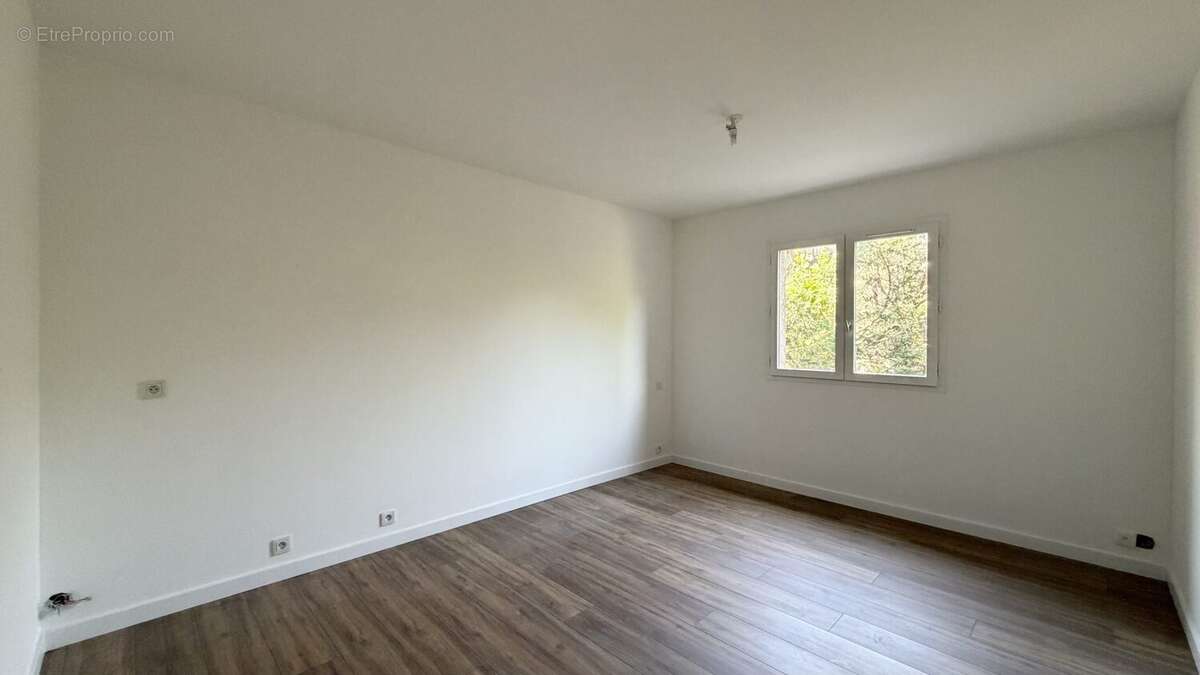 Maison 155 m² à Quintal  - photo 9