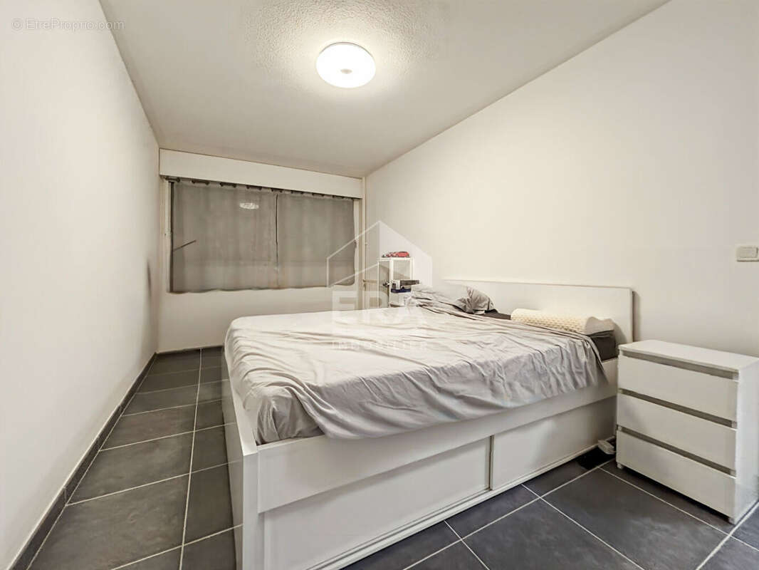 Appartement à MARSEILLE-4E