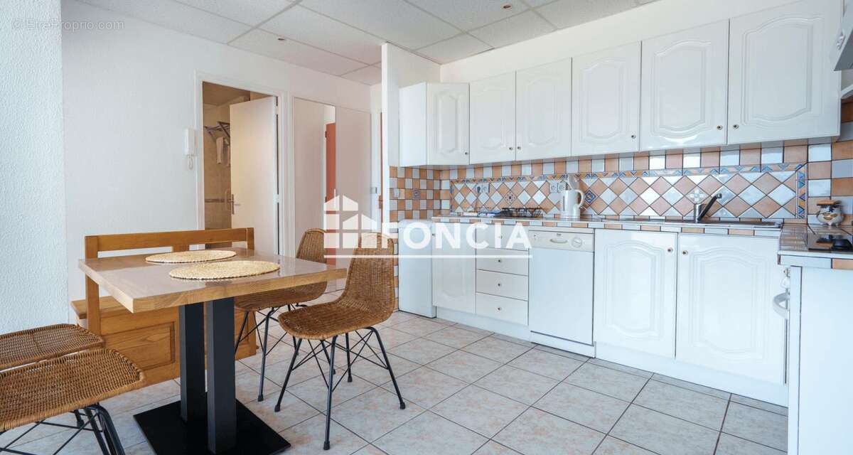 Palavas les flots 1ère ligne face mer superbe 2 pieces renove de 44 m2 hab plus terrasse - photo 3