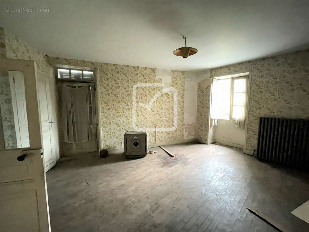 Maison à CUBJAC