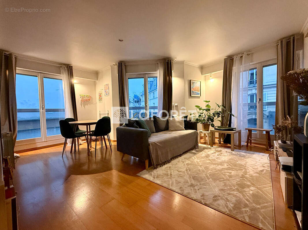 Appartement à PARIS-11E