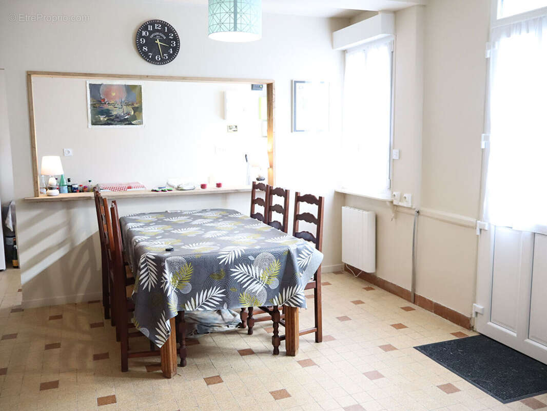 Maison à SAINT-GEORGES-DE-ROUELLEY