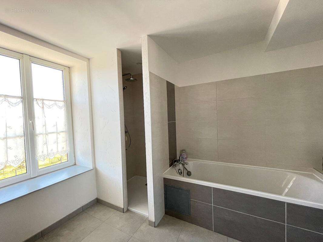 Maison à CONTREXEVILLE