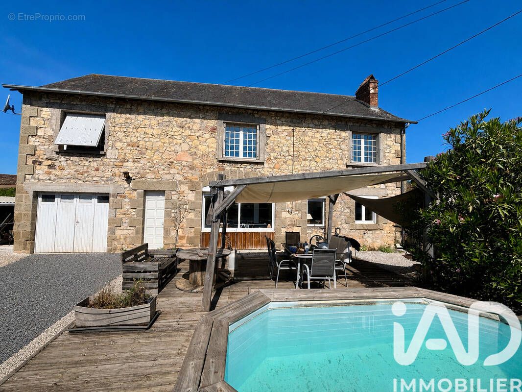 Photo 1 - Maison à TERRASSON-LAVILLEDIEU