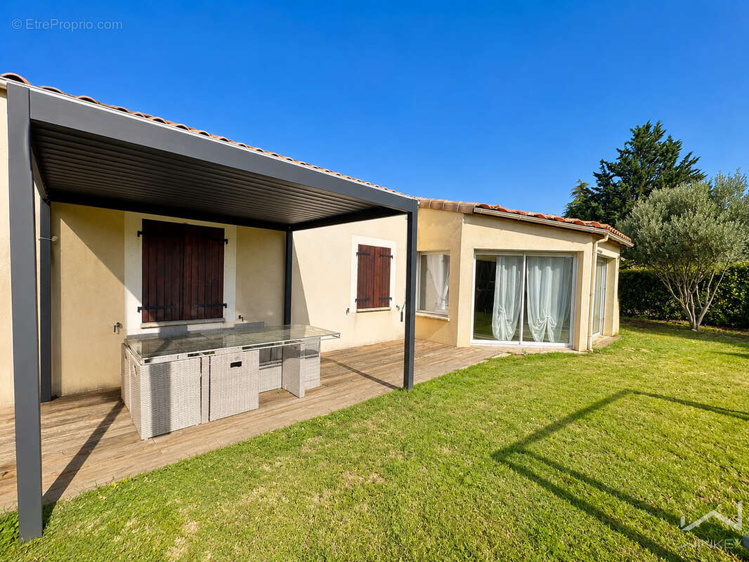 Maison 128 m² à La Begude-De-Mazenc  - photo 8