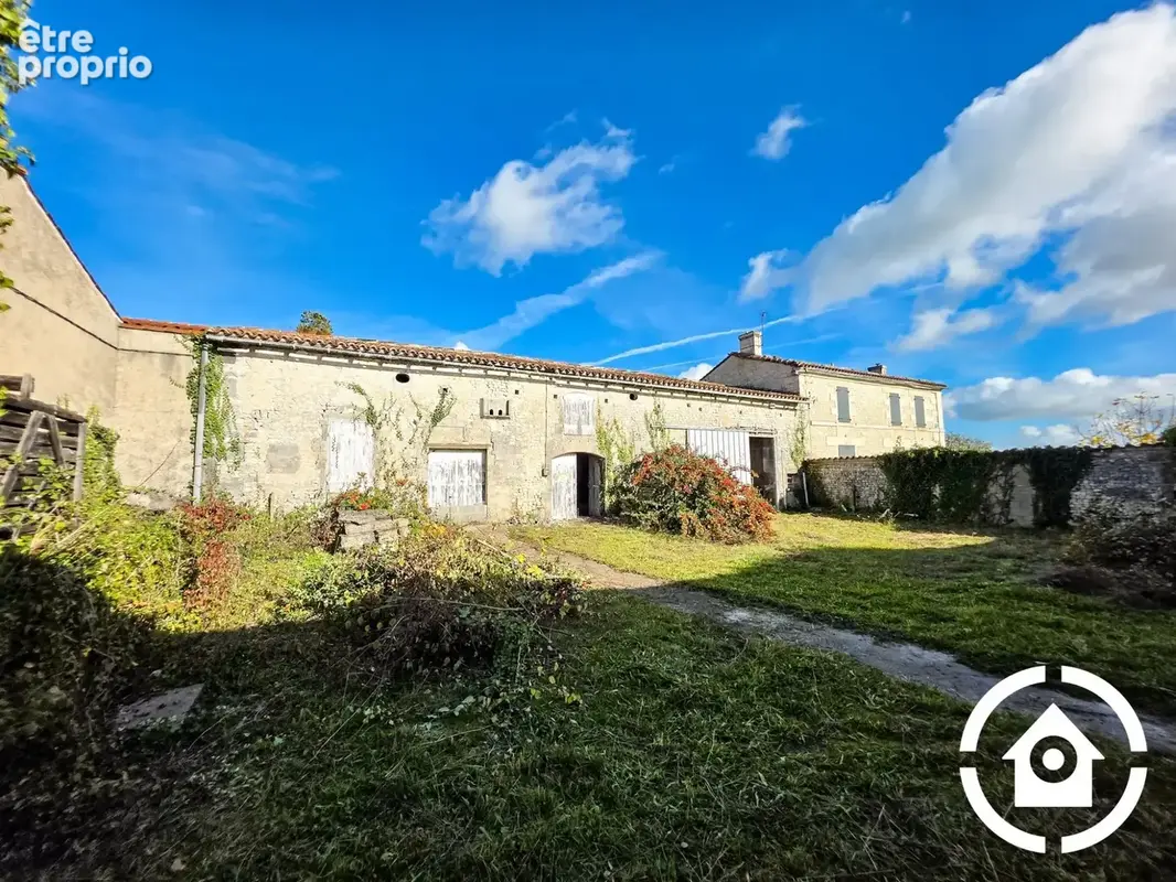 Commerce 360 m² à vendre à Angeac-Champagne (16130) - photo 4