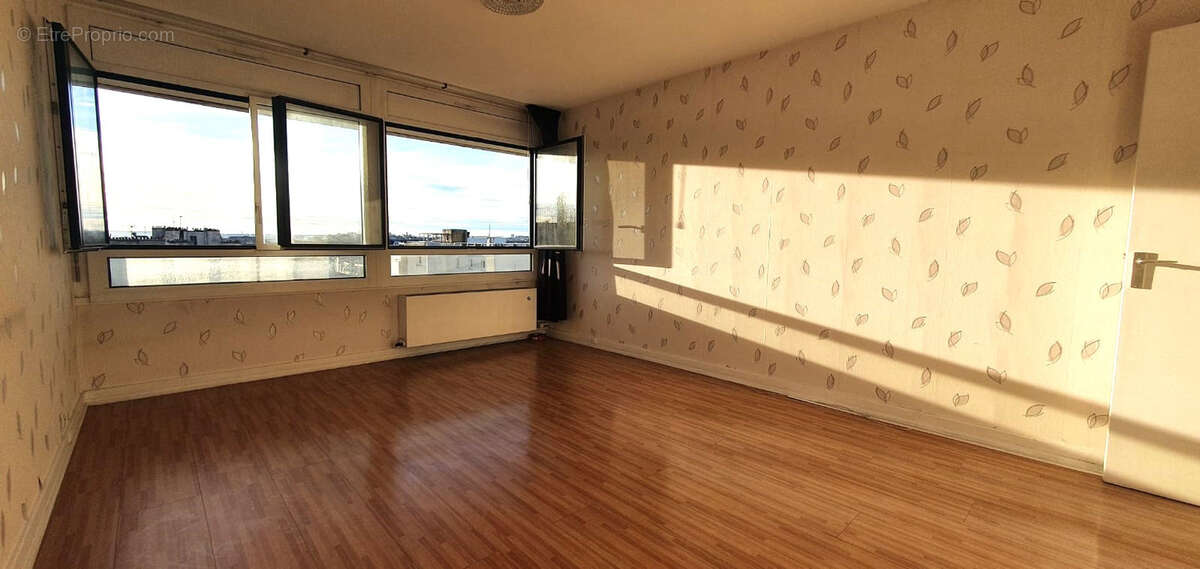 Appartement à PARIS-19E