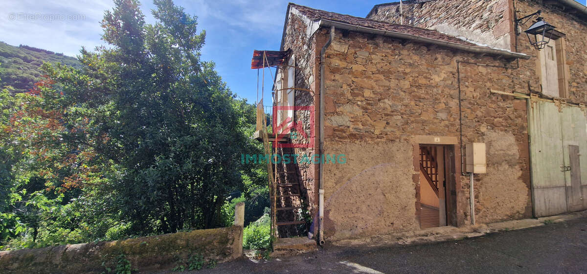 Maison à SAINT-SERNIN-SUR-RANCE
