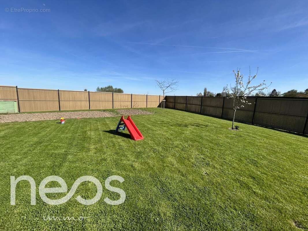 Maison à MEZIERES-EN-VEXIN