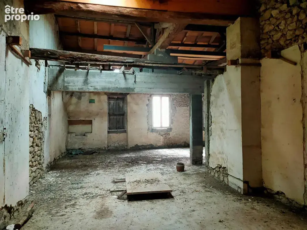 Maison en pierre a rénover 360 m² avec garage - photo 10